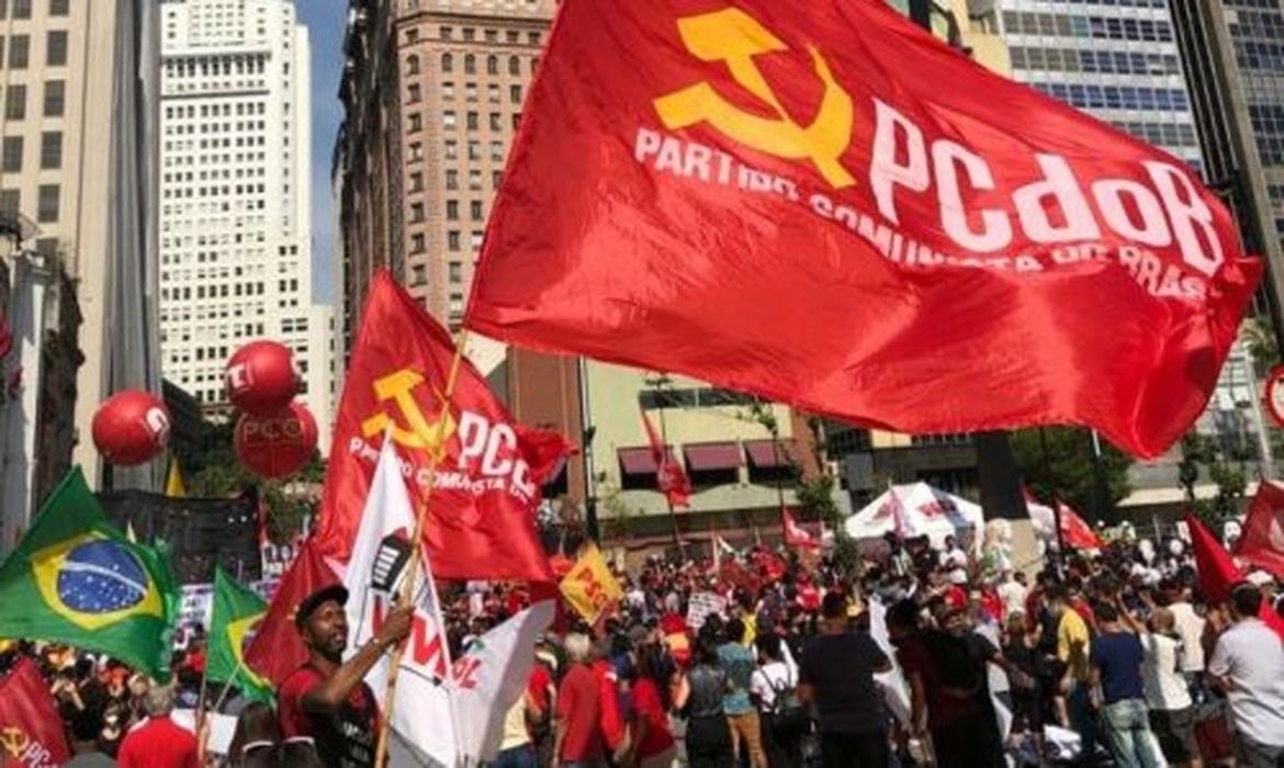 PCdoB oficializa apoio a Lula para eleições presidenciais