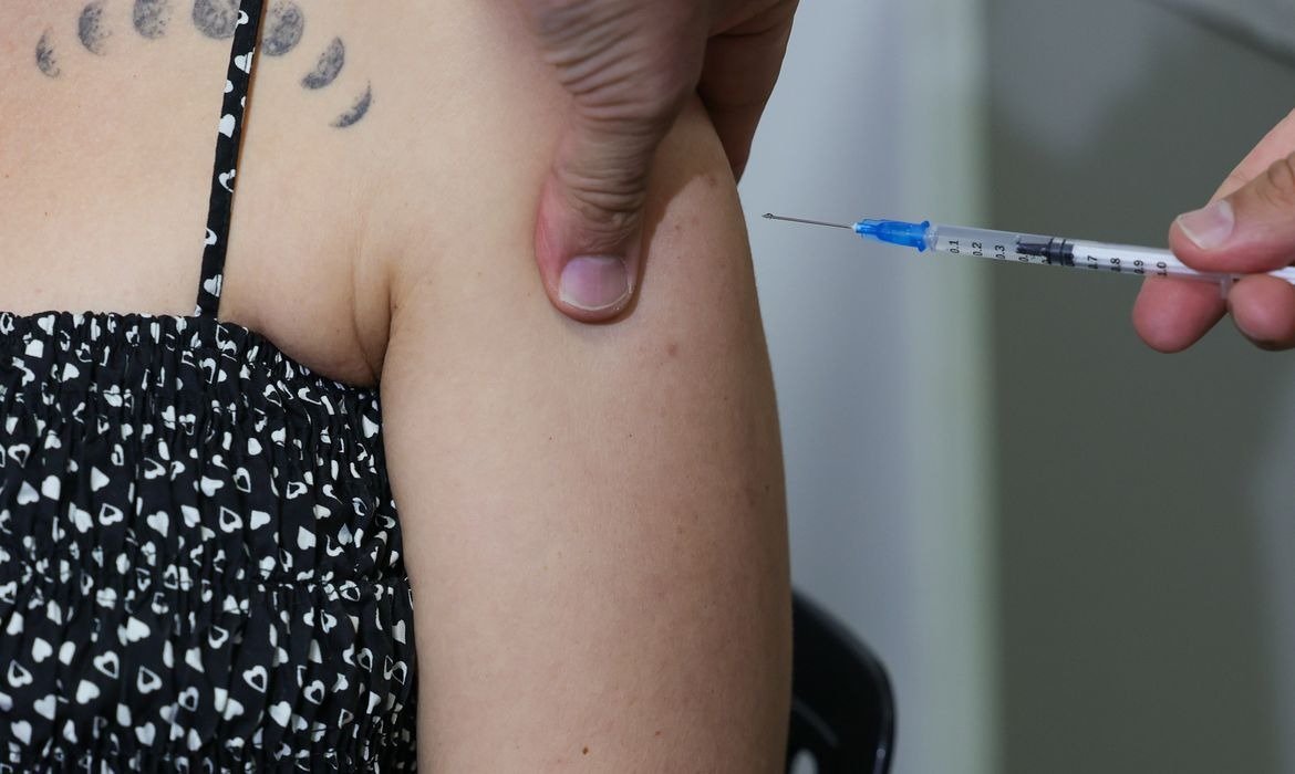 Multivacinação 2026 começa com vacinação gratuita pelo SUS