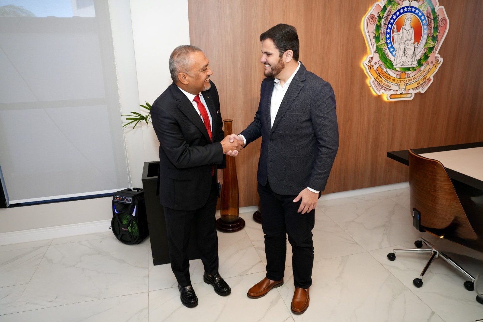 Prefeitura e TJ-AM reforçam parceria institucional em Manaus