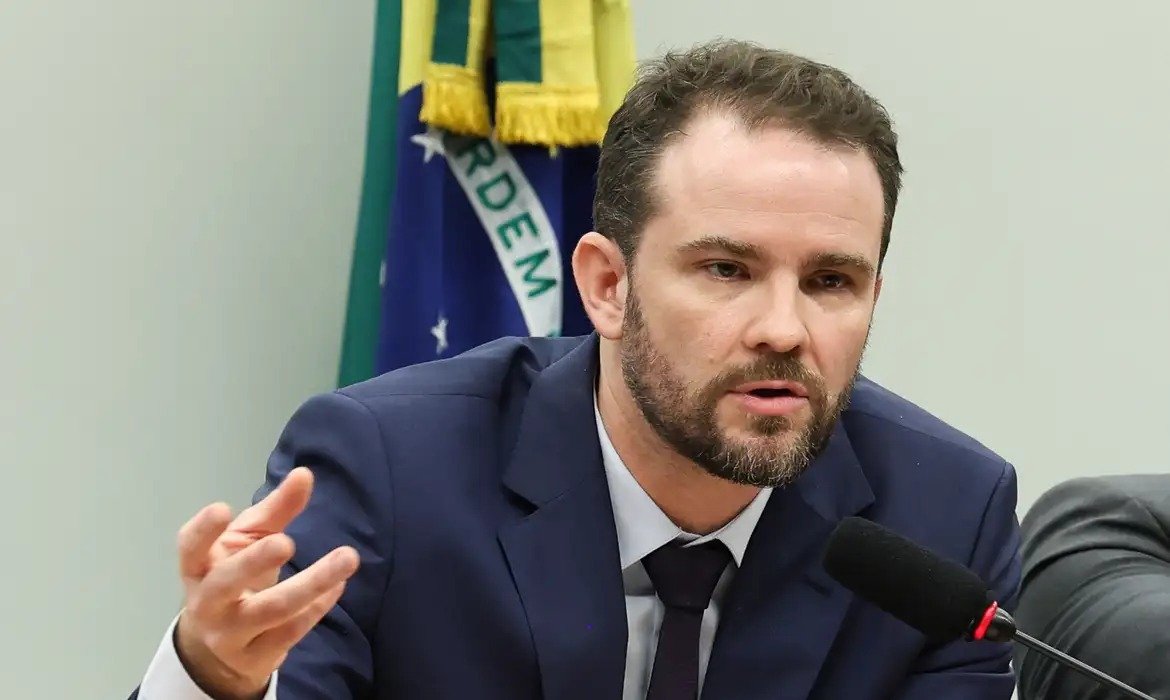 Juros são desafio para dívida pública