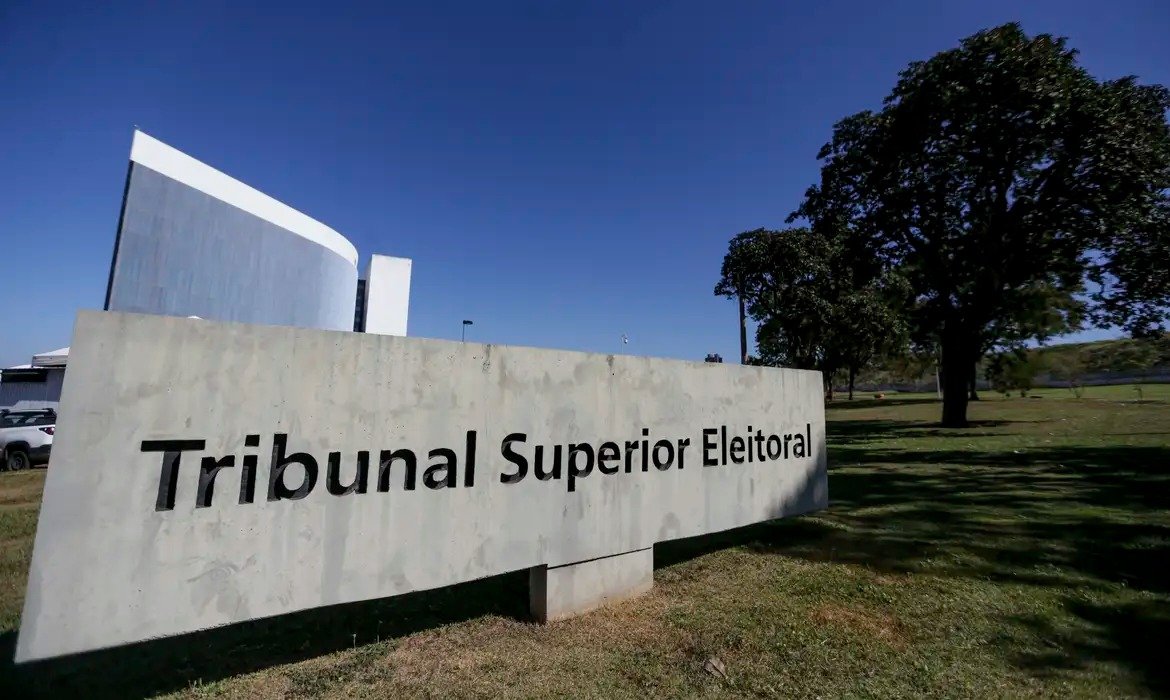 TSE cria conselho para proteger eleições contra desinformação