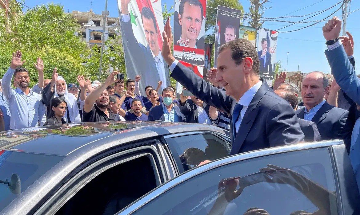 Bashar e Maher al-Assad são condenados à morte