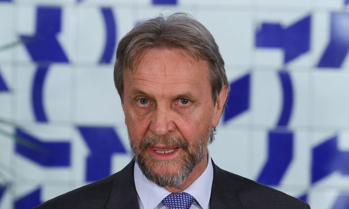 PT acompanha estado de saúde de Pedro Uczai