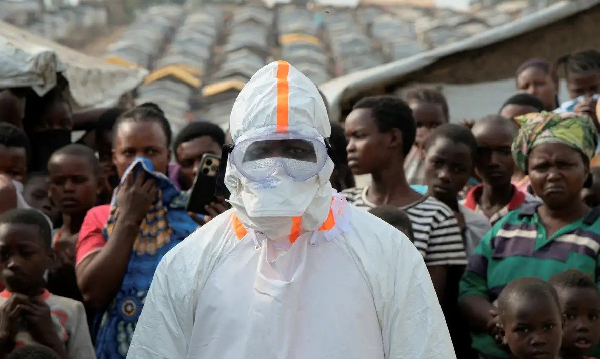 OMS aponta diagnóstico rápido como prioridade contra Ebola