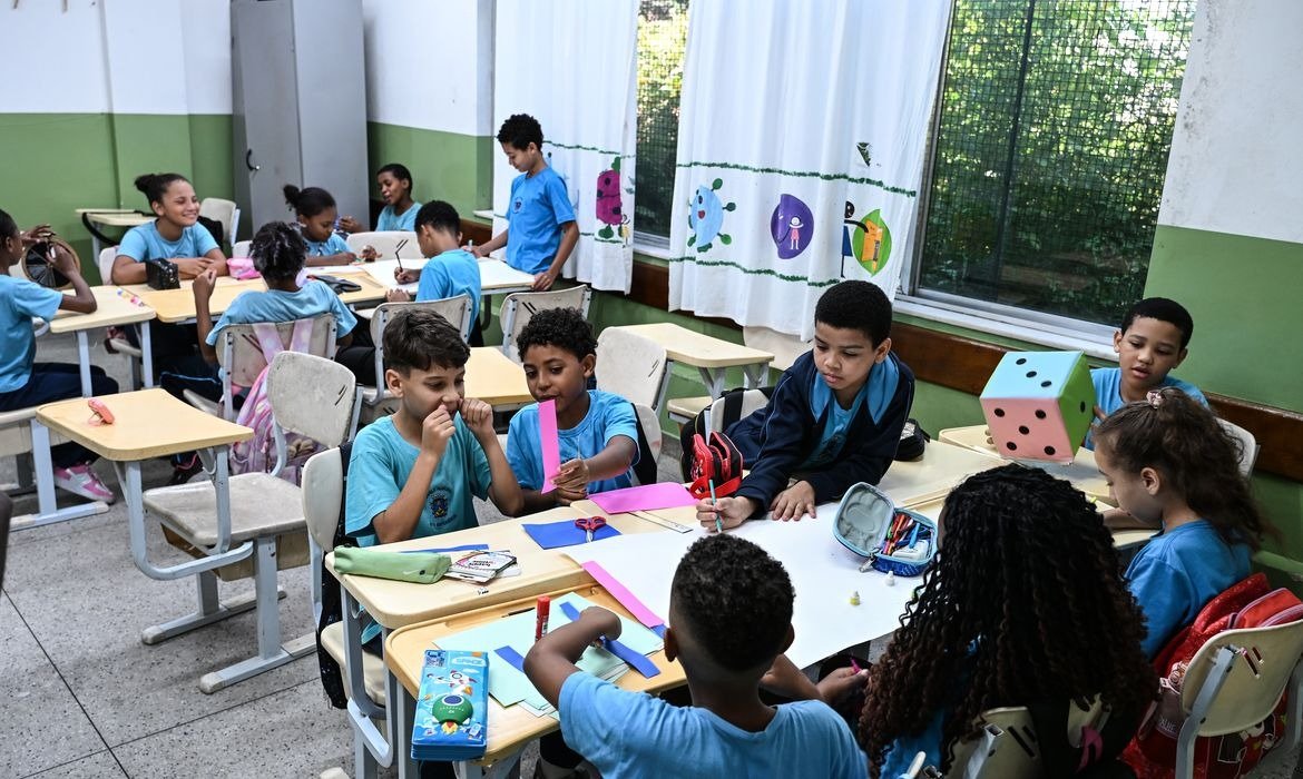 Escolas integrais alcançam média 4,9 no Ideb 2025