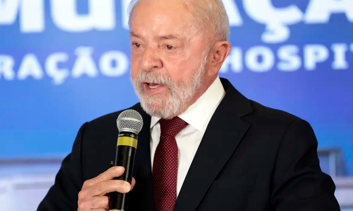 Lula liga para Trump em meio à tensão comercial