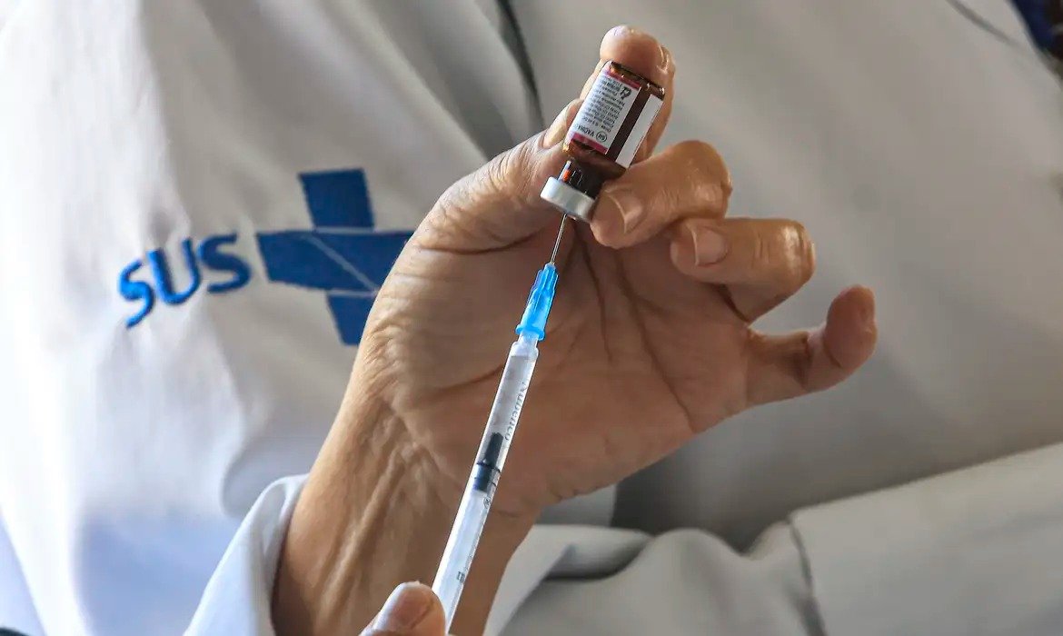 Nova indicação de vacina contra meningite inclui bebês