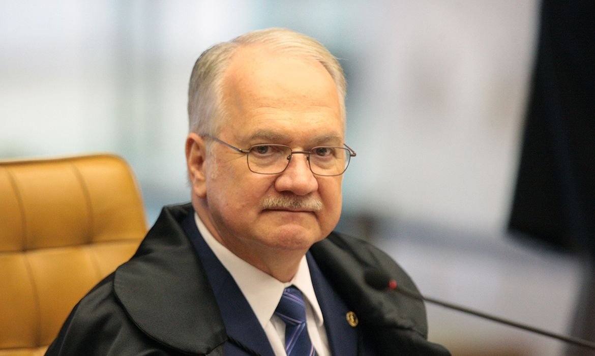 Fachin determina fim do sigilo amplo em investigação relacionada ao Banco Master