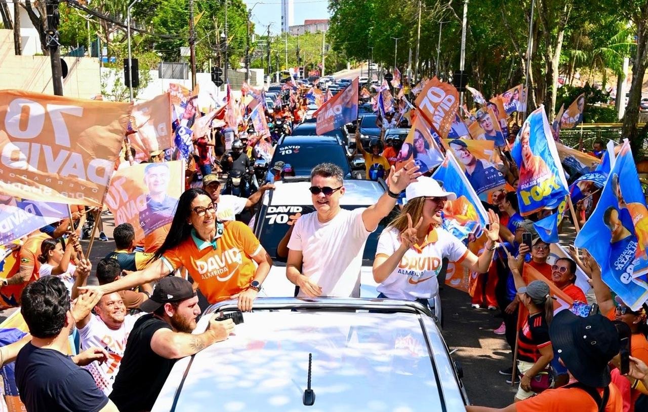 David Almeida participa de carreata com trajeto por grandes avenidas de Manaus