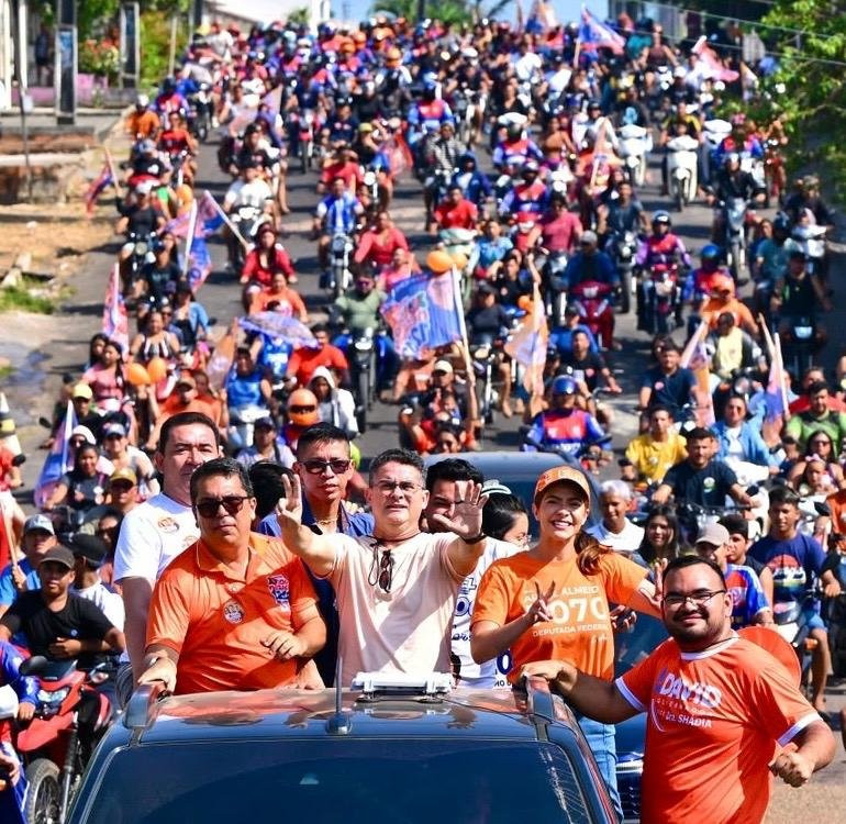 David Almeida fala em oportunidades para famílias do interior durante agenda em Maués