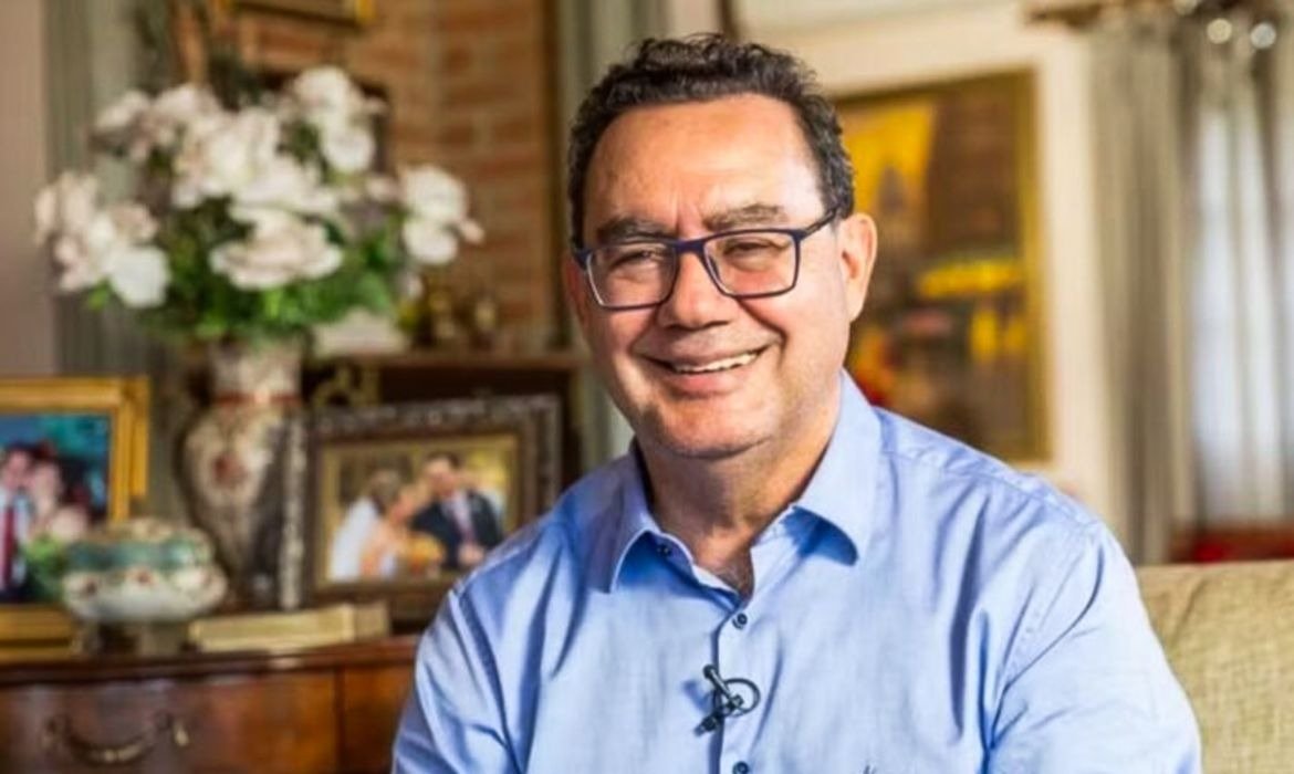 Augusto Cury propõe reforma institucional com mudanças no STF