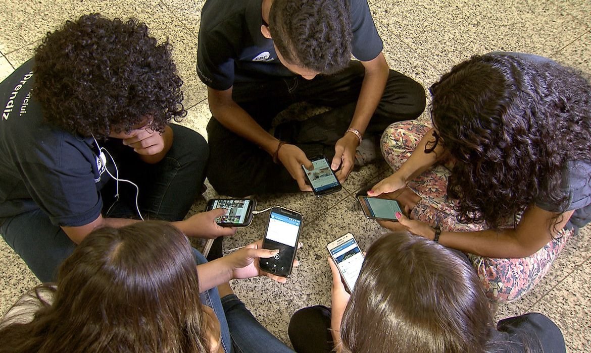 Desinformação e polarização desafiam ambiente digital