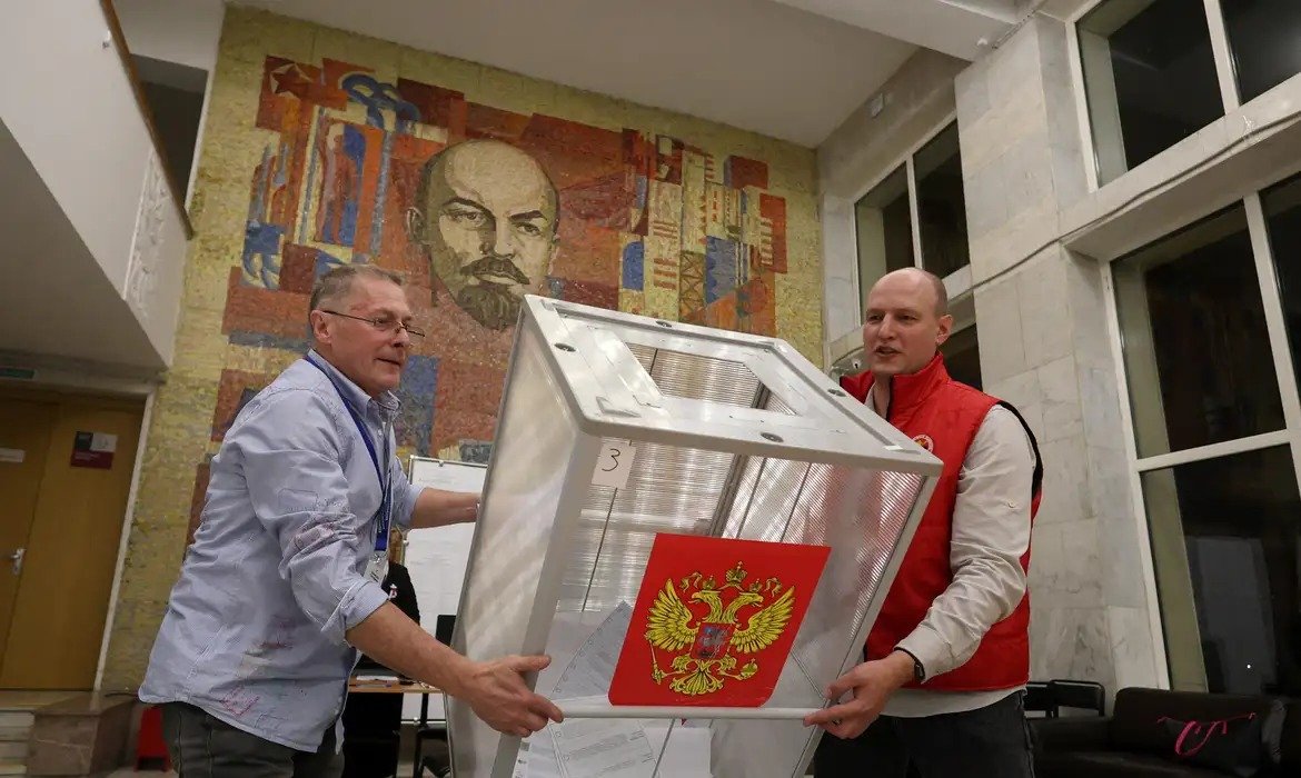Rússia relata ofensiva digital durante eleição para Parlamento