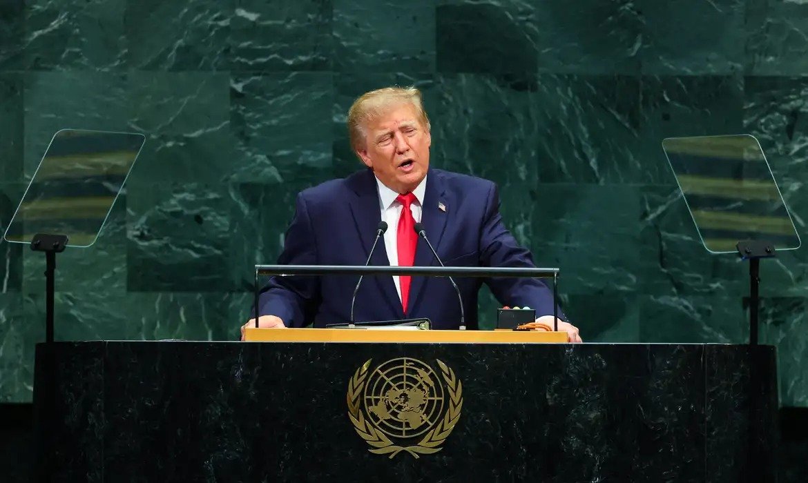 Trump diz que EUA não aceitarão ameaças na América Latina