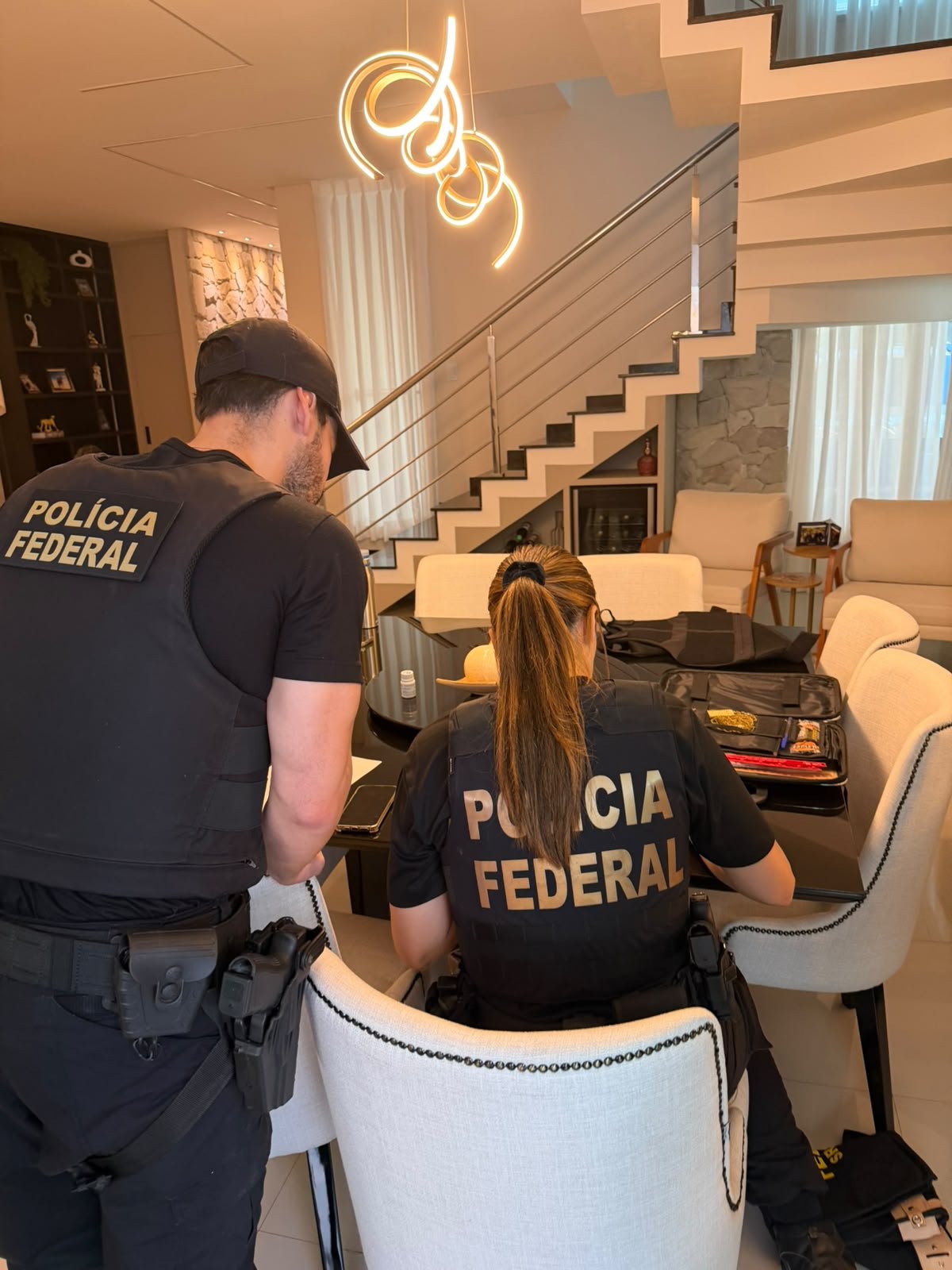 PF confirma investigação após viaturas serem vistas na AADESAM