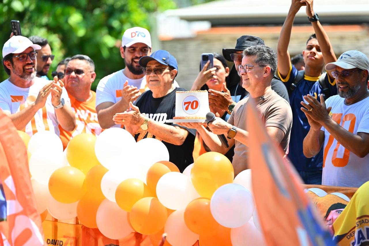 David Almeida percorre Carauari e apresenta plano para o interior