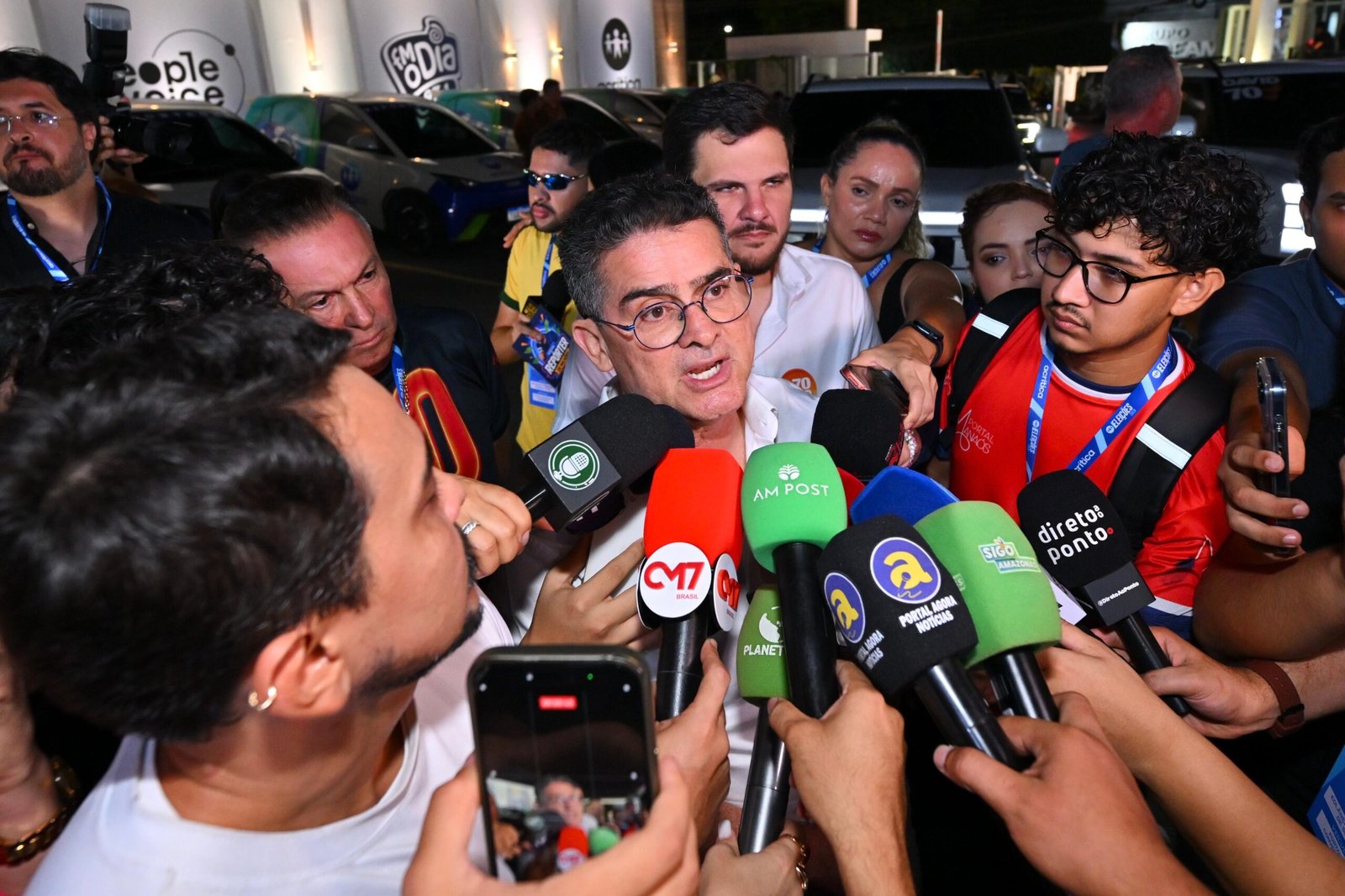David Almeida participa de debate na reta final da campanha no Amazonas