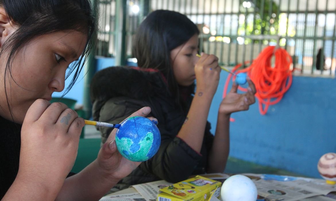 Espaços maker aproximam estudantes da prática no ensino de ciência e tecnologia